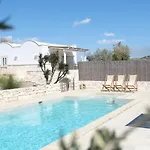 לינה וארוחת בוקר Regina Di Ulivi 4*