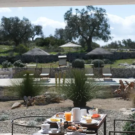 Regina Di Ulivi B&B 오스투니