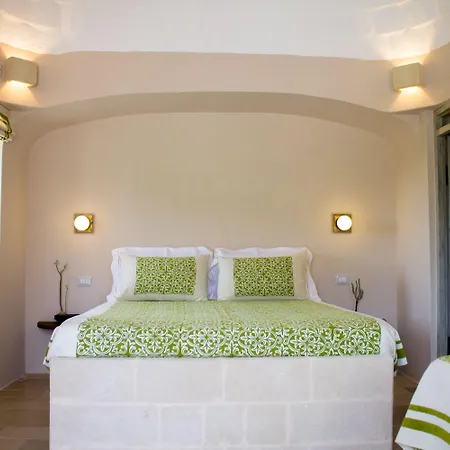 Regina Di Ulivi 4* אוסטוני