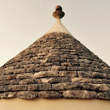 לינה וארוחת בוקר Regina Di Ulivi 4*